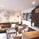Unique, Homey With Free Parking In Apartmán Budapešť