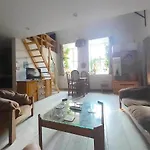 Unique, Homey With Free Parking In Apartmán