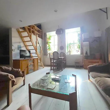 Unique, Homey With Free Parking In Apartament