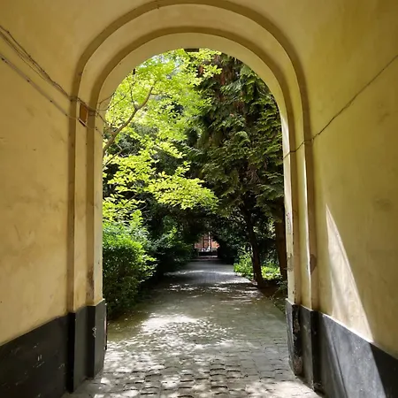 Unique, Homey With Free Parking In Apartament