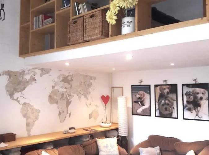 Unique, Homey With Free Parking In 公寓 *
