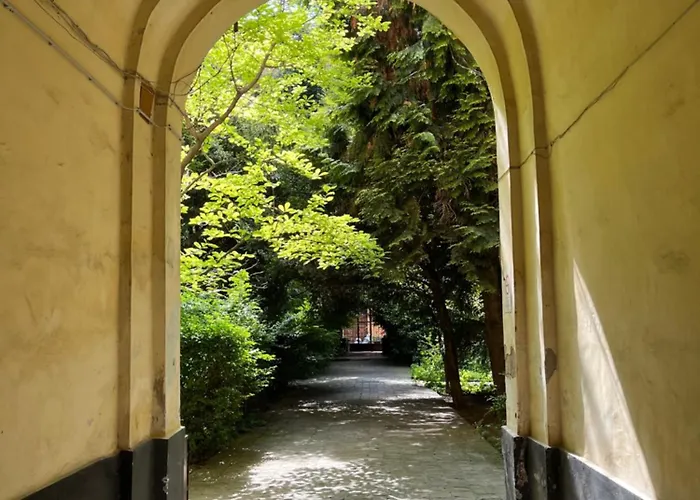 Unique, Homey With Free Parking In Appartement