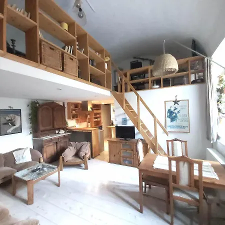 Apartment Unique, Homey With Free Parking In Budapest